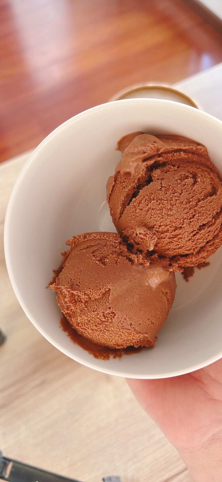 Helado keto de chocolate cremoso