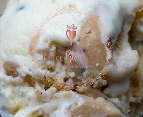 Helado de galleta